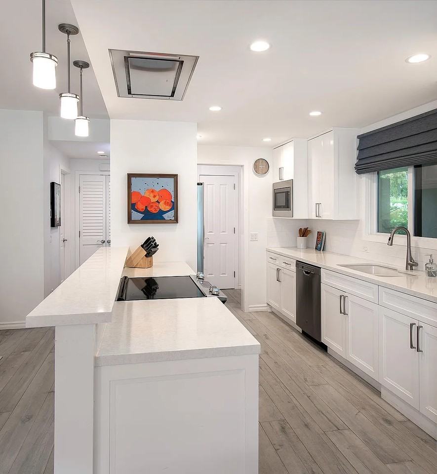 1315 Plaza Pacifica - Photo 3 of 11