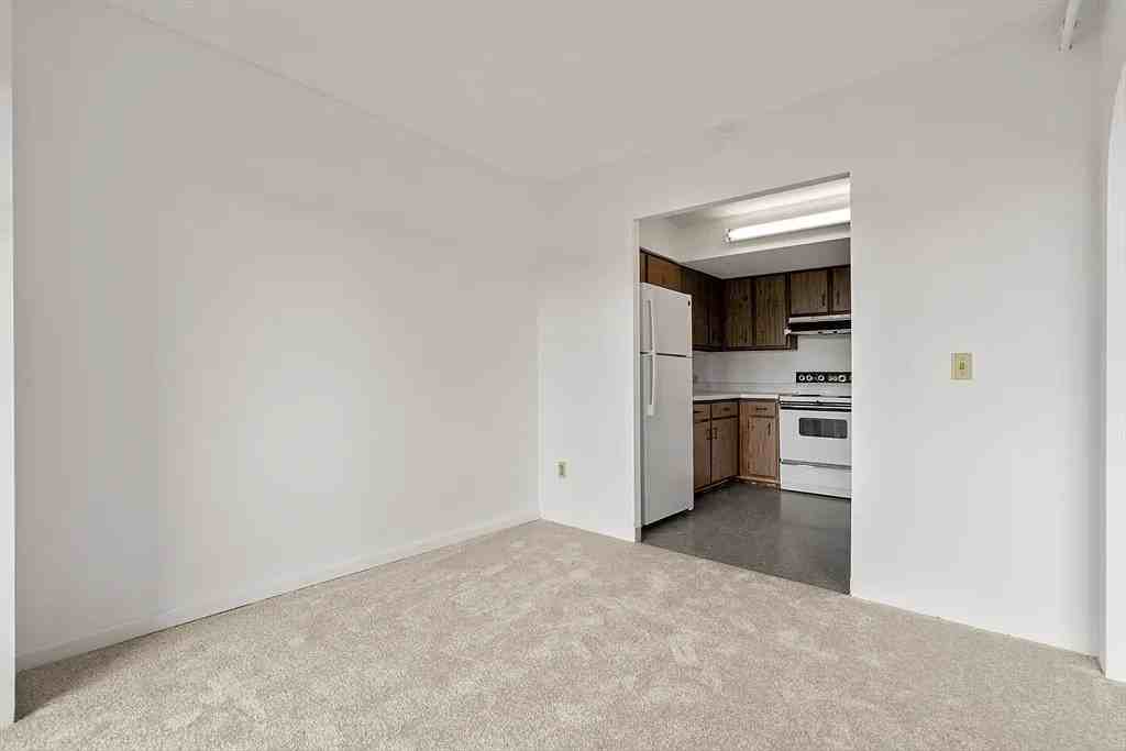1731 Beacon St #706 - Photo 5 of 16
