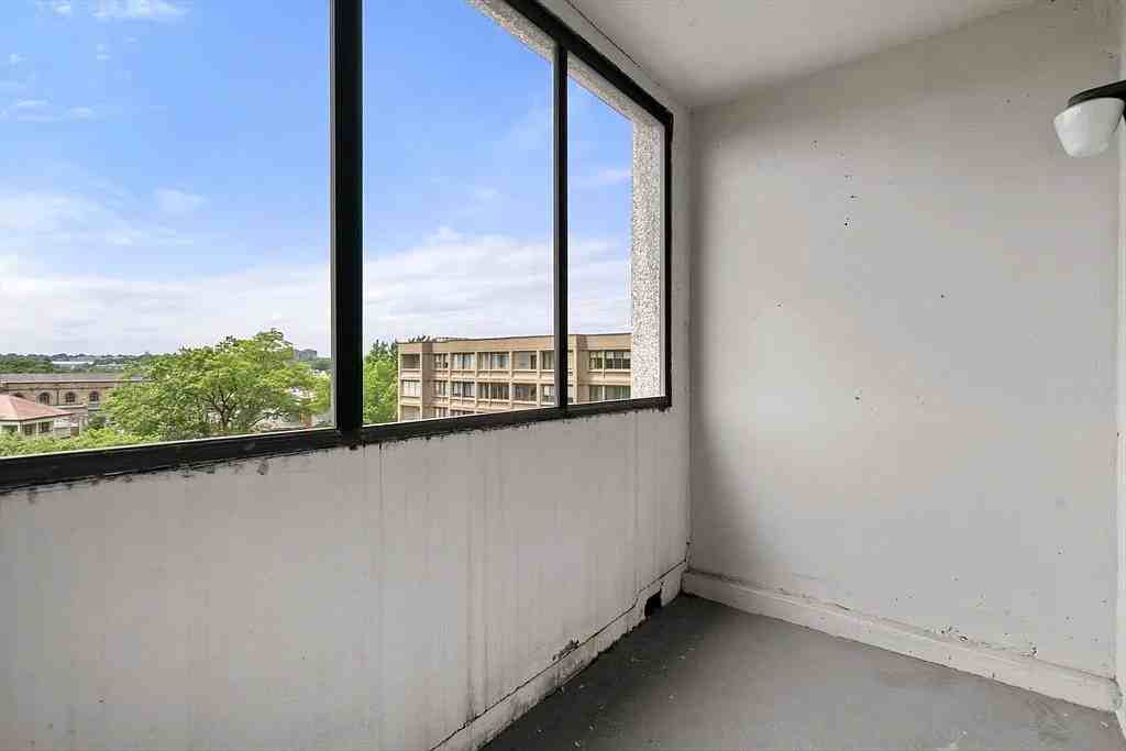 1731 Beacon St #706 - Photo 7 of 16