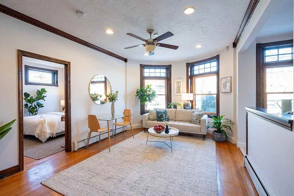 1915 Beacon St #1 - Photo 3 of 17