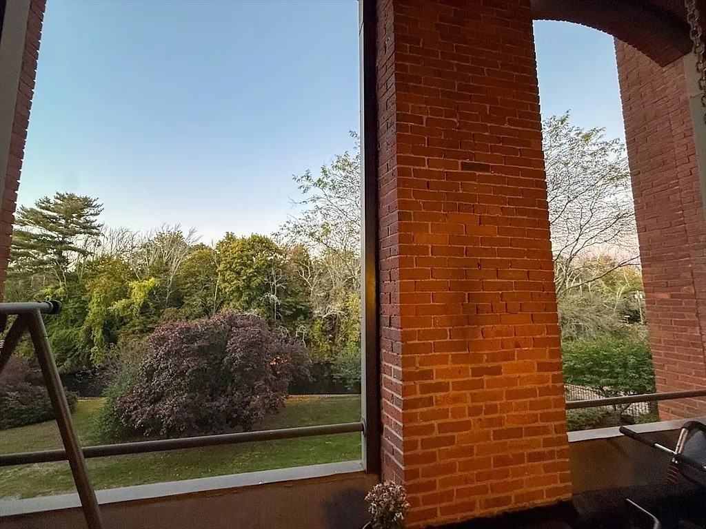 96 Old Colony Ave #227 - Photo 2 of 17