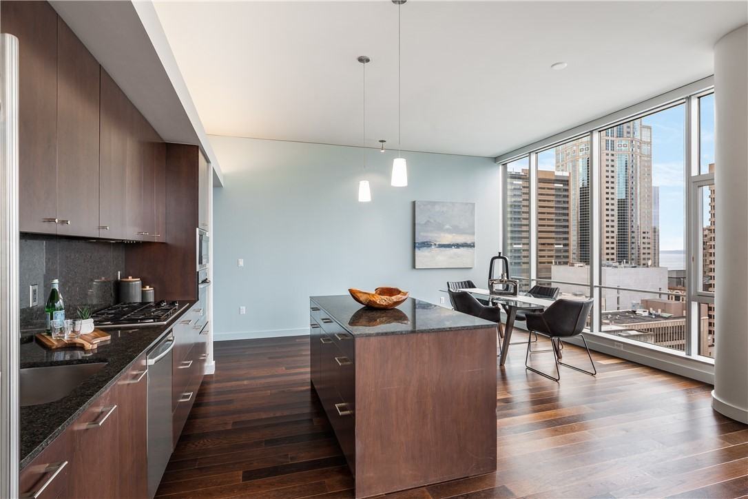 909 5th Ave - Photo 3 of 10