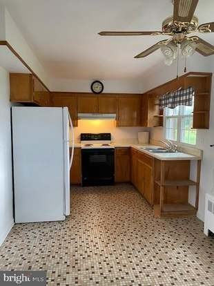 8221 Greenwich Rd - Photo 4 of 14