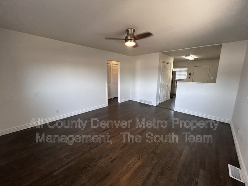 71 Del Mar Cir - Photo 3 of 11