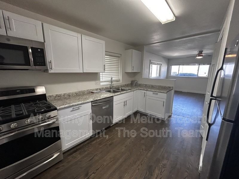 71 Del Mar Cir - Photo 6 of 11
