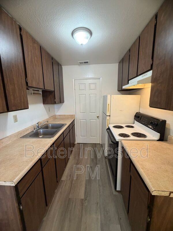 304 Cooper Ln #D - Photo 3 of 11