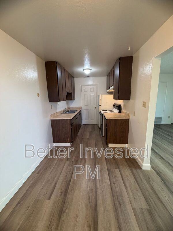 304 Cooper Ln #D - Photo 4 of 11