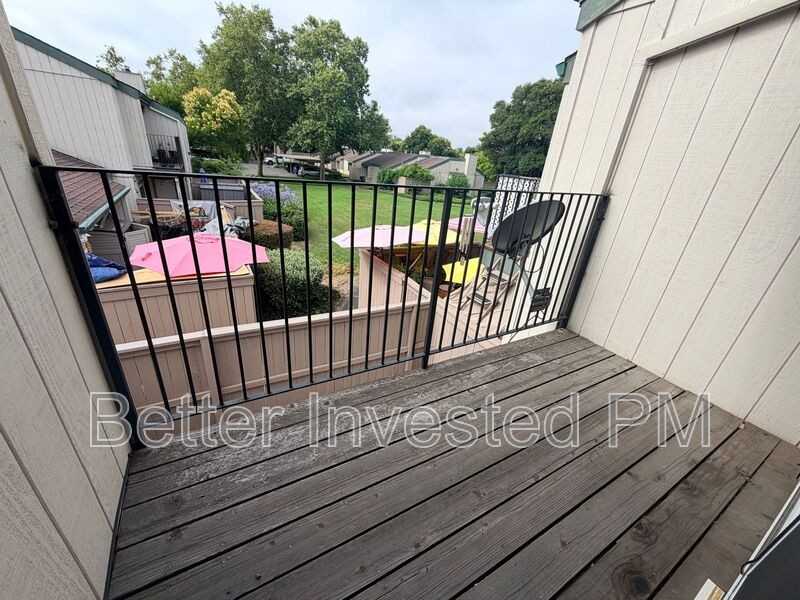 1706 Glenbrook Dr #B - Photo 7 of 12
