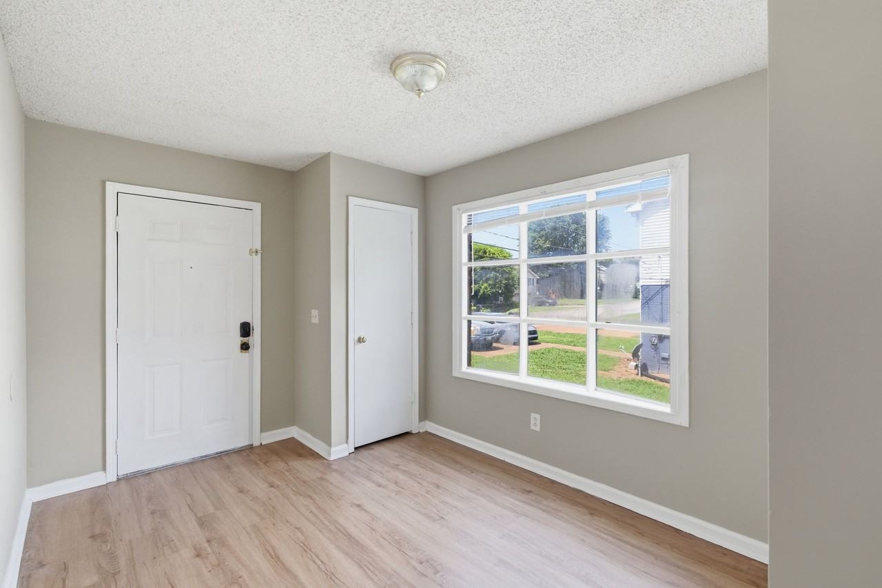 1241 N Graycroft Ave - Photo 5 of 20
