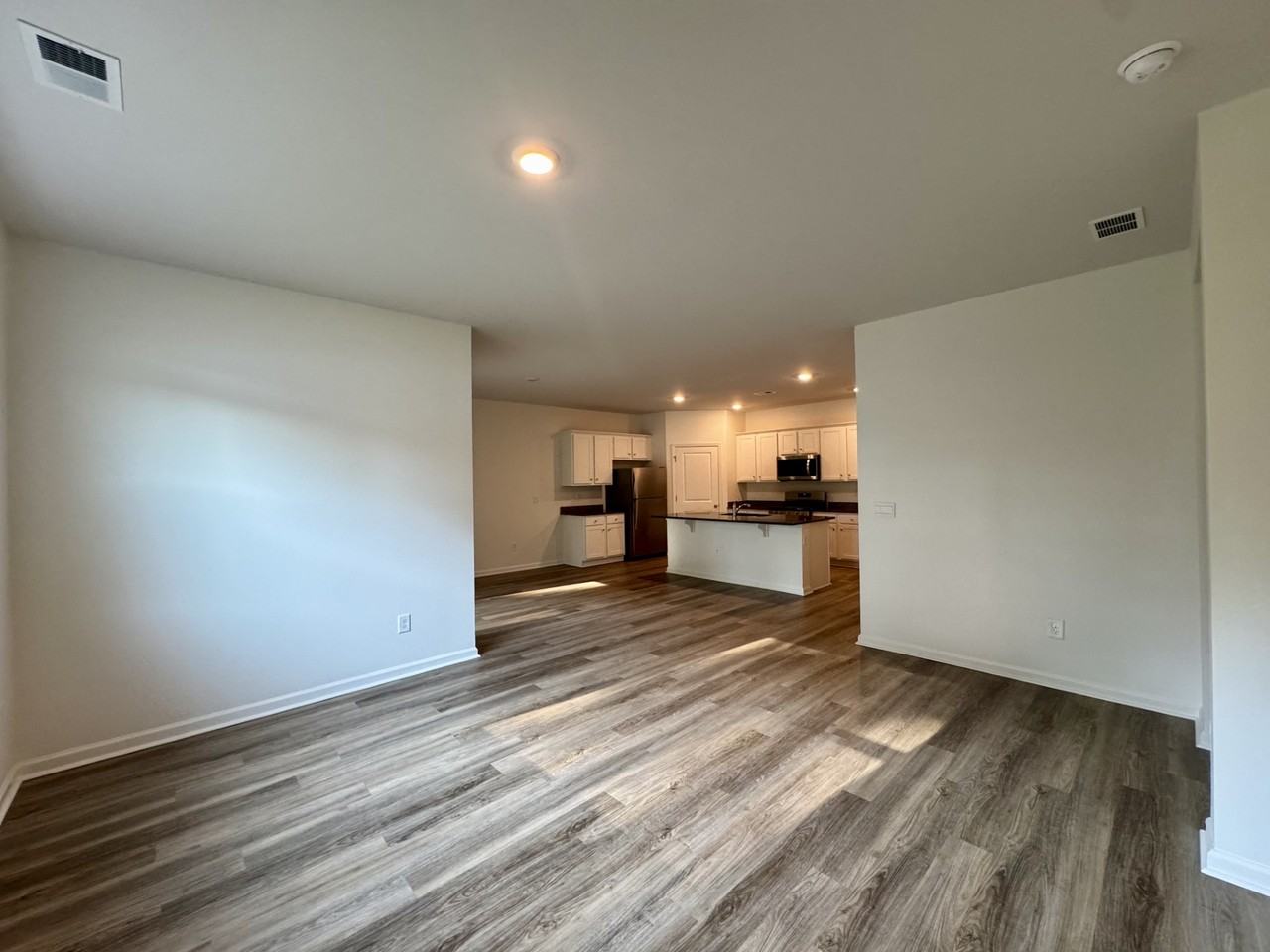 648 Choctaw Dr - Photo 3 of 23