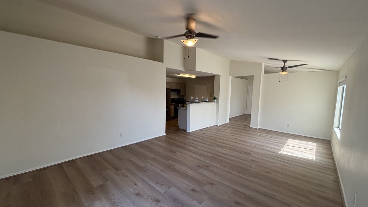 15932 W Lundberg St - Photo 6 of 26