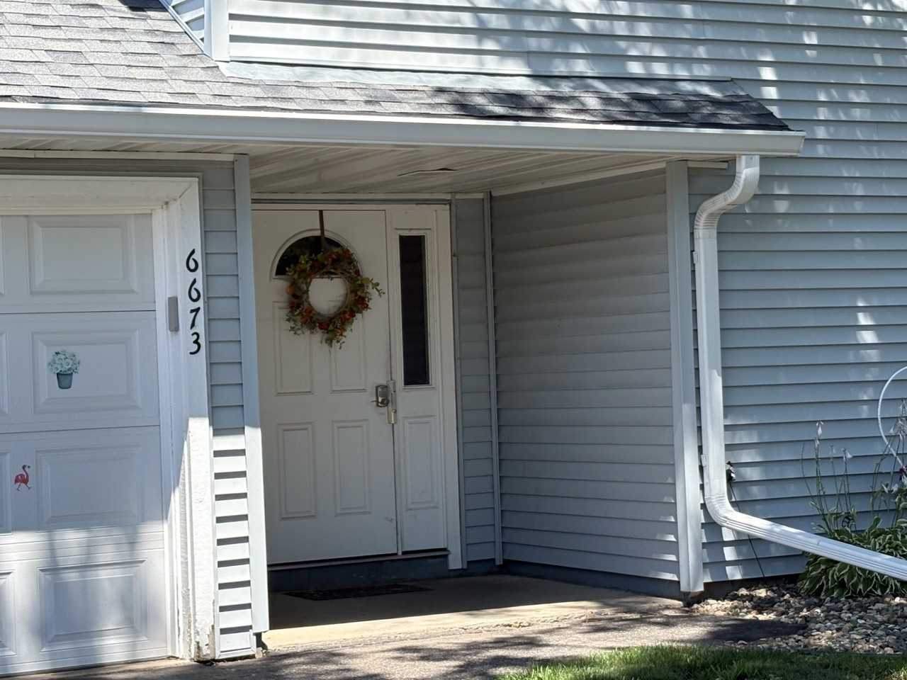 6681 162nd Ct - Photo 4 of 23