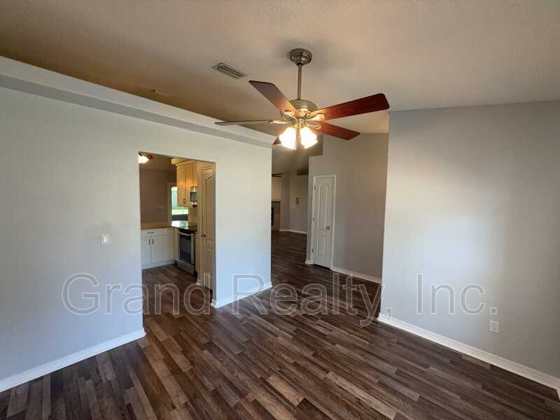 3951 Harbors Port St - Photo 5 of 30