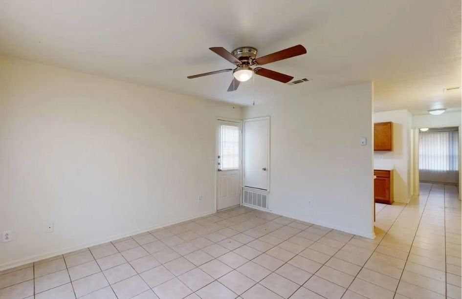 2813 Cantabrian Dr - Photo 4 of 25