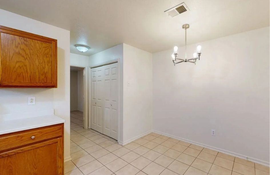 2813 Cantabrian Dr - Photo 7 of 25