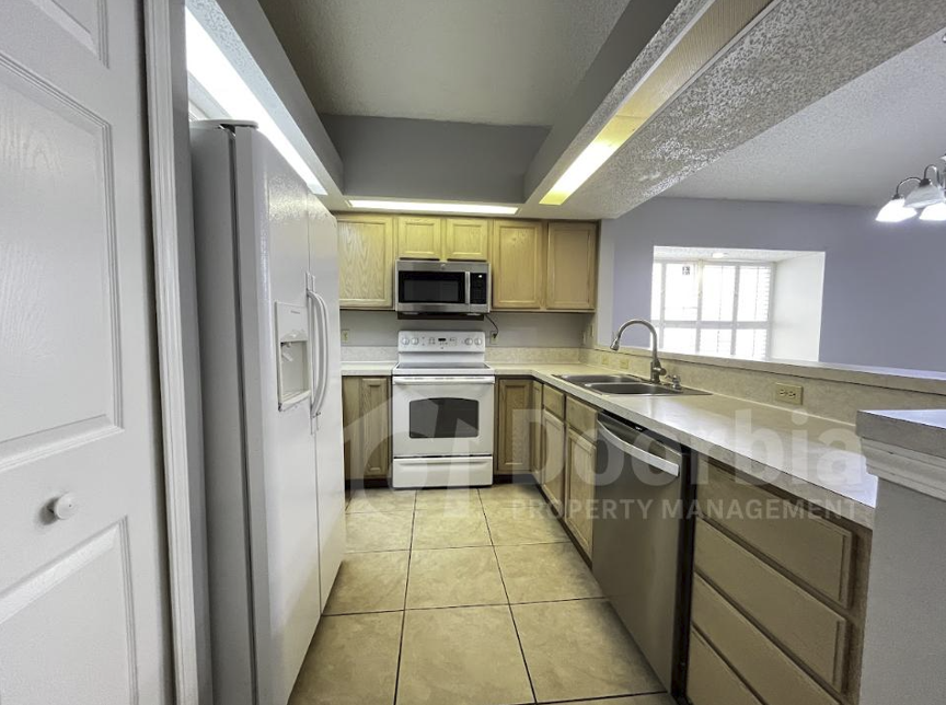 1159 Radis Pl - Photo 4 of 22