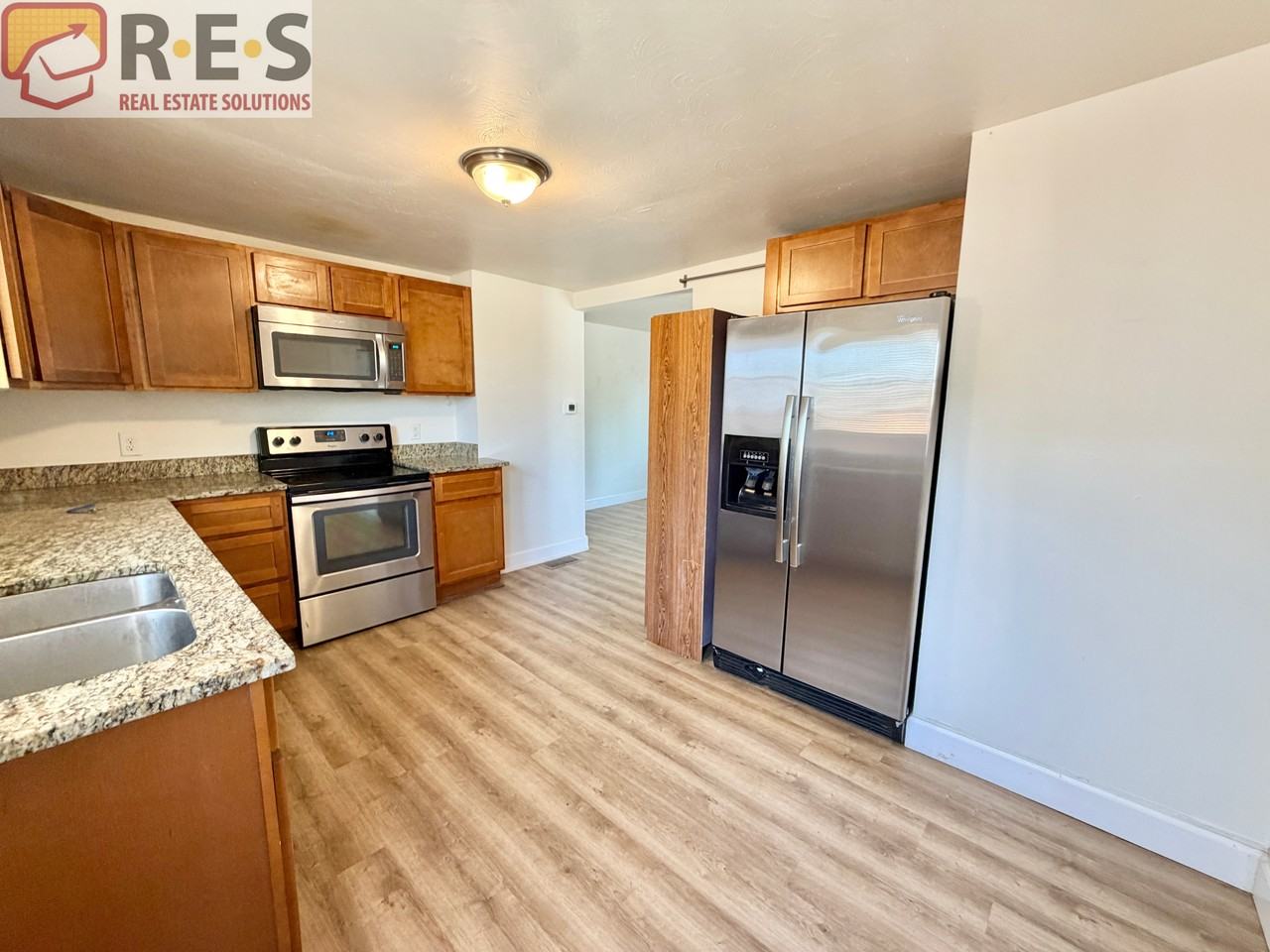3144 N Vine St - Photo 4 of 11