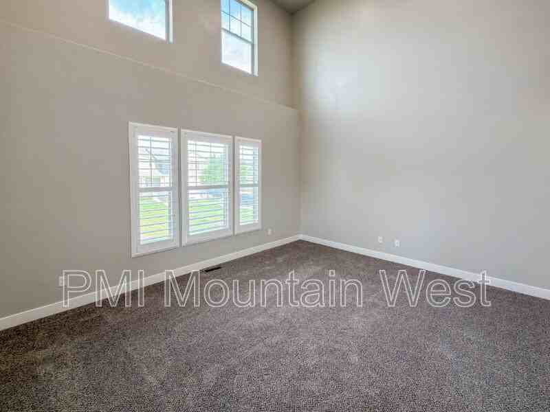 1424 S Mountain View Ct - Photo 3 of 35