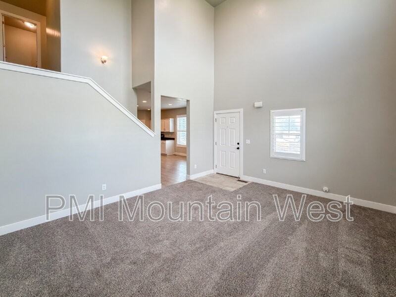 1424 S Mountain View Ct - Photo 4 of 35