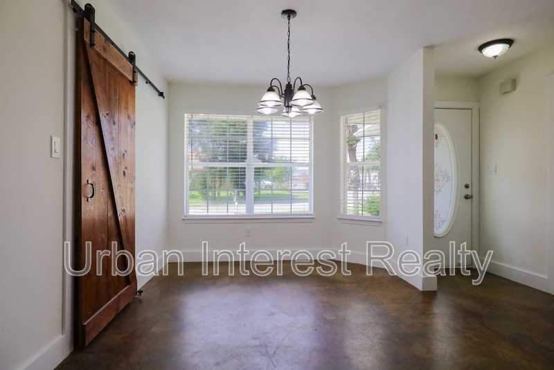 4658 Sunsail Cir - Photo 2 of 24