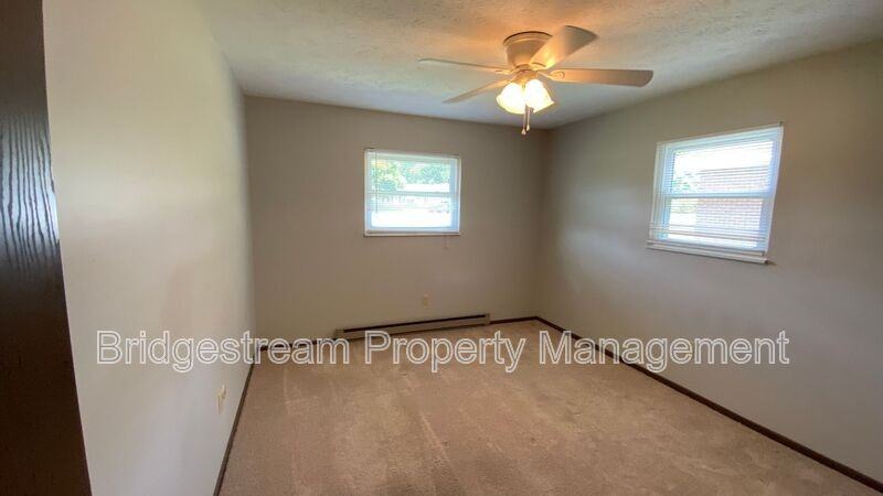52 Candlewood Ct - Photo 4 of 9