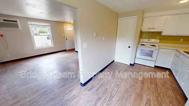 144 Forest St - Photo 2 of 9