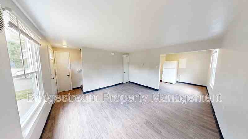 144 Forest St - Photo 3 of 9