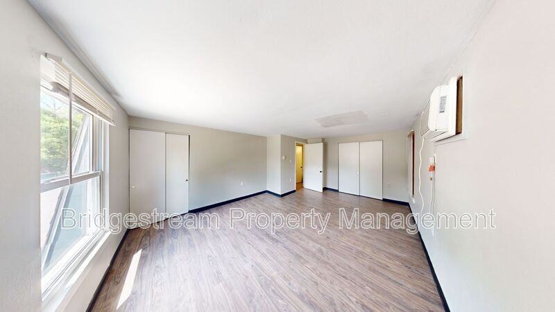 144 Forest St - Photo 6 of 9