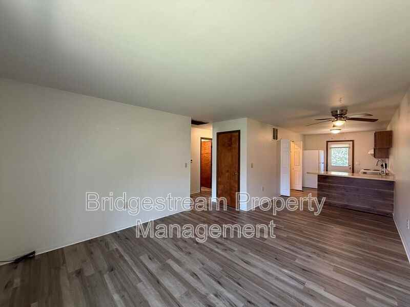 4525 Elliot Ave - Photo 3 of 10