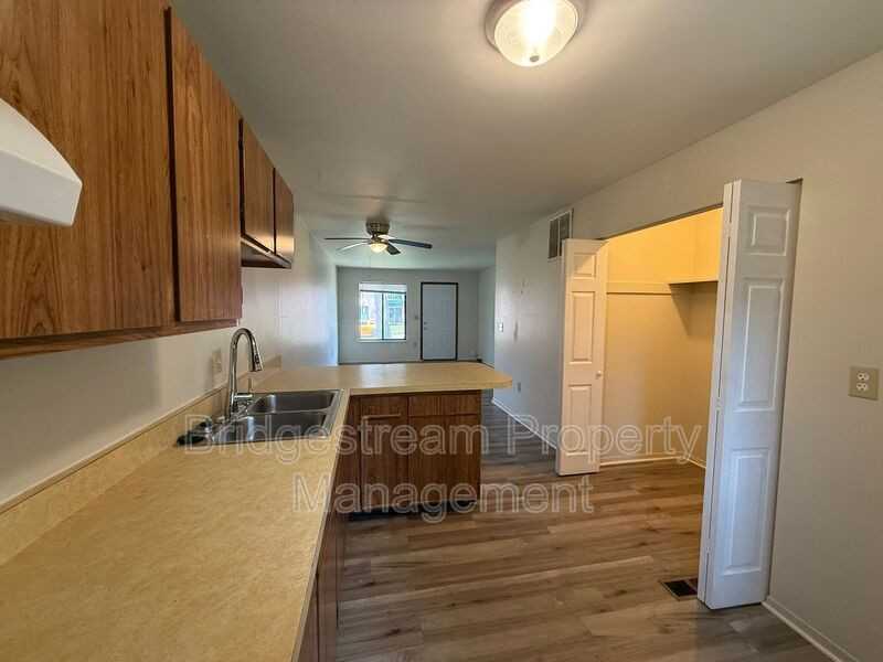 4525 Elliot Ave - Photo 5 of 10