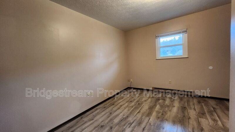 51 Candlewood Ct - Photo 3 of 12