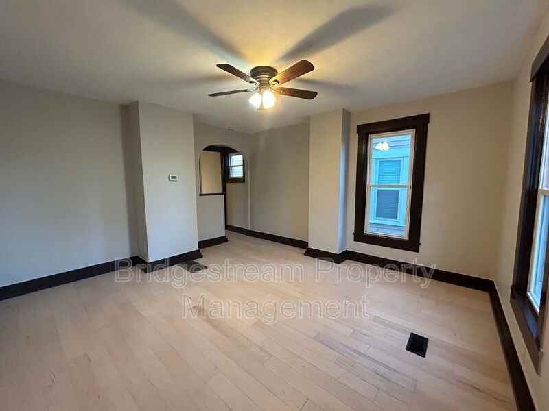 532 Buckeye St - Photo 3 of 11