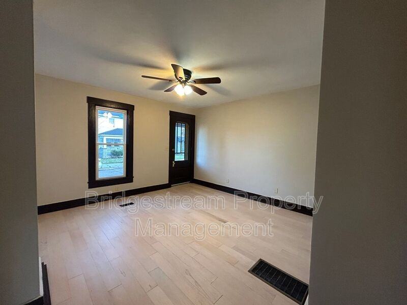 532 Buckeye St - Photo 7 of 11