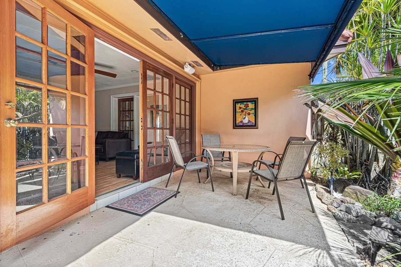 708 Nw 6th Dr - Photo 5 of 50