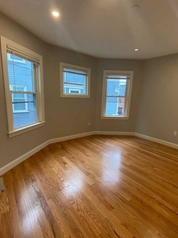 101 Pleasant St #3 - Photo 3 of 10