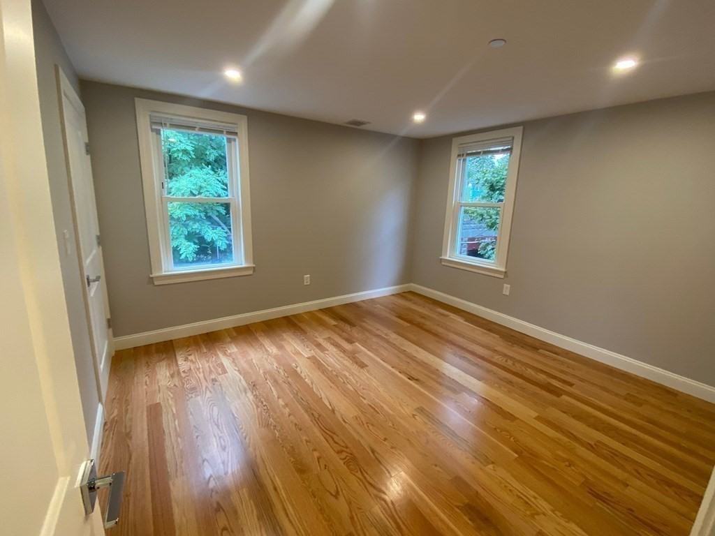 101 Pleasant St #3 - Photo 7 of 10