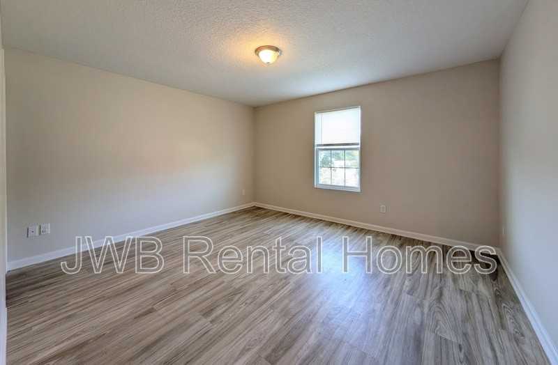 8498 Mcgirts Village Ln - Photo 6 of 15