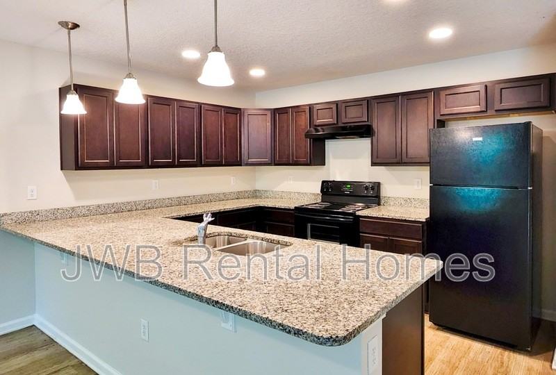 702 James St - Photo 2 of 11