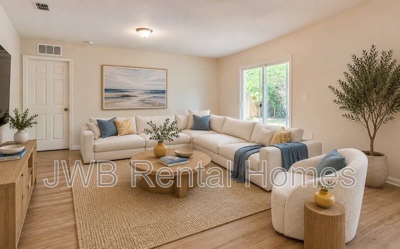 702 James St - Photo 6 of 11
