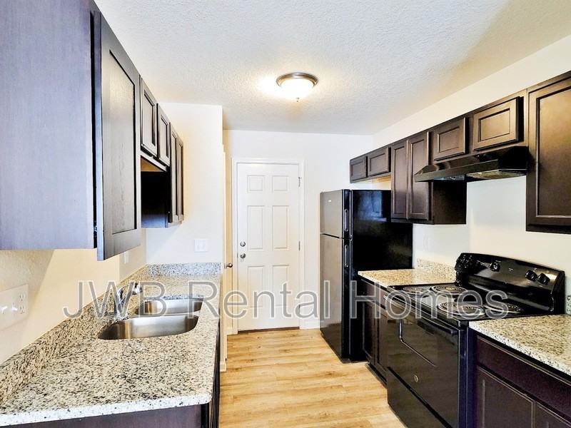 8466 April St - Photo 2 of 10