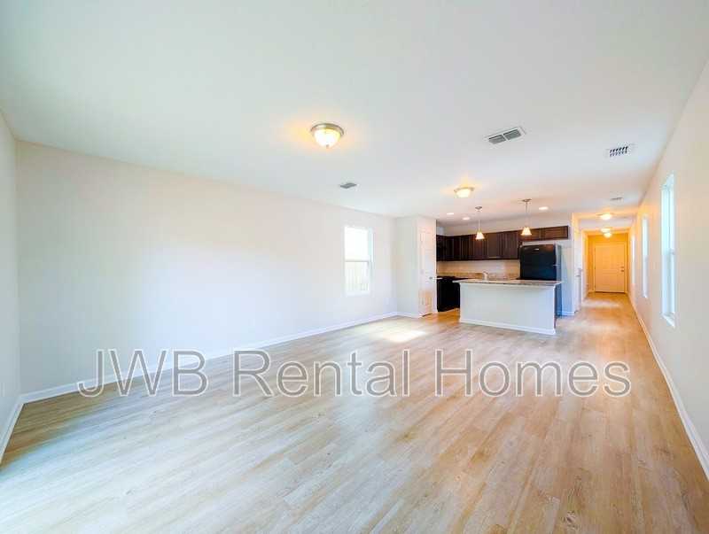 8709 Berry Ave - Photo 3 of 15