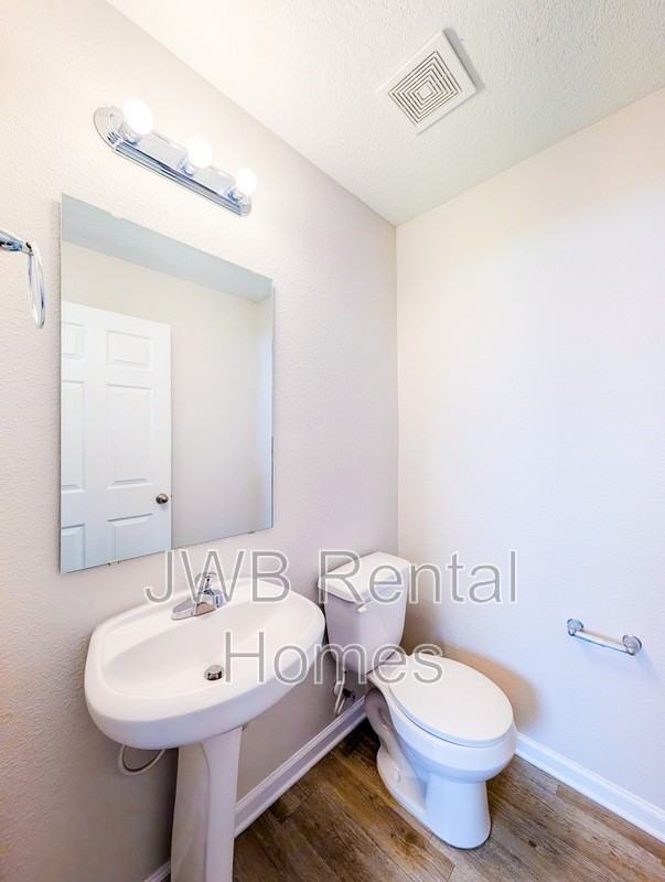 8709 Berry Ave - Photo 5 of 15
