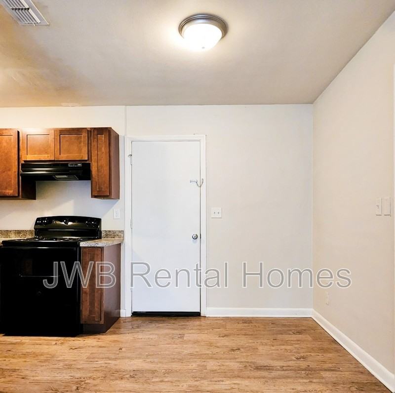 6609 Granville Pl - Photo 4 of 12