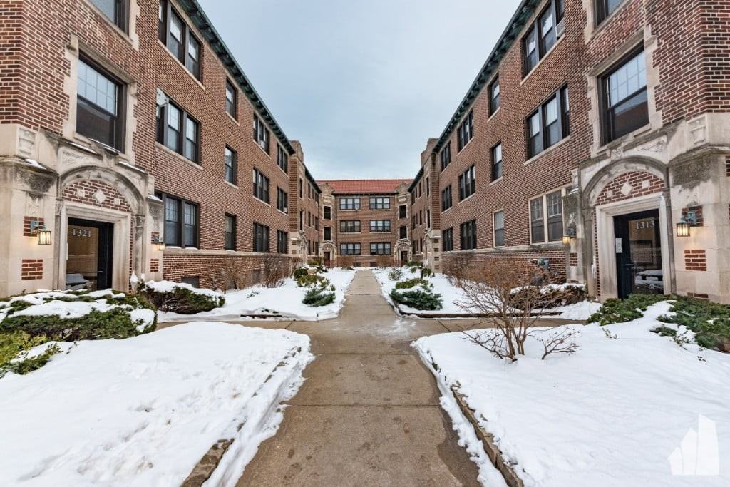 1313 Oak Ave