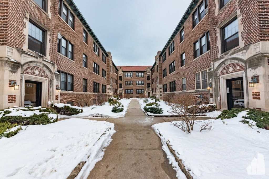 1313 Oak Ave