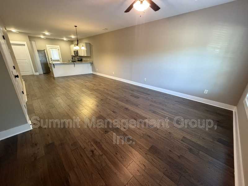 860 S Harkness St - Photo 3 of 34