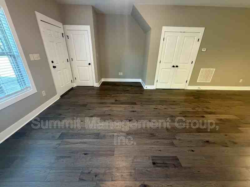 860 S Harkness St - Photo 5 of 34