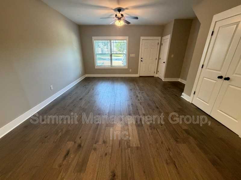 860 S Harkness St - Photo 6 of 34