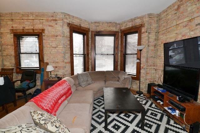 1756 W Montrose Ave #1 - Photo 6 of 17