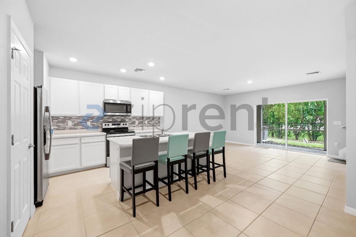 15067 Wildflower Cir - Photo 2 of 22
